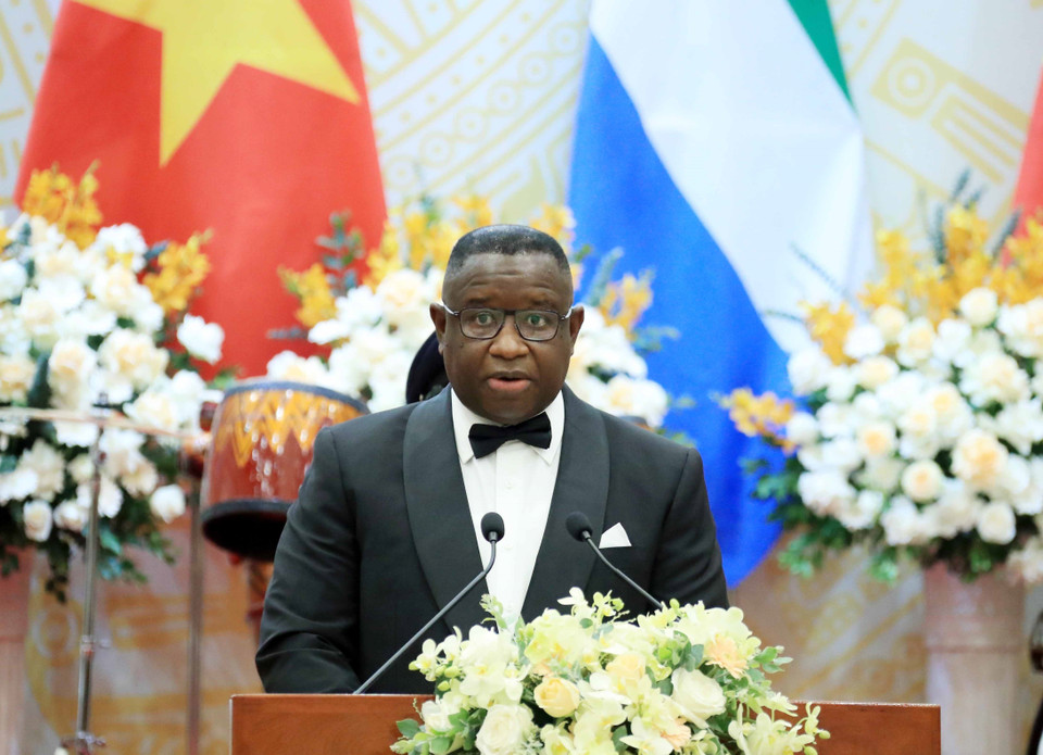 Tổng thống nước Cộng hòa Sierra Leone Julius Maada Bio phát biểu tại tiệc chiêu đãi. (Ảnh: Thống Nhất/TTXVN)