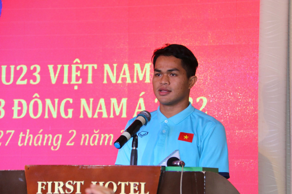 Đội trưởng U23 Việt Nam Dụng Quang Nho phát biểu tại buổi gặp mặt. (Ảnh: Thanh Vũ/TTXVN)