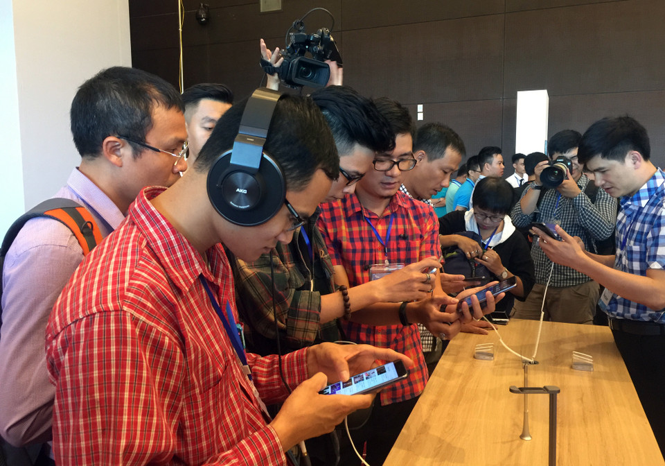 Trải nghiệm âm thanh của Bphone 2017. 