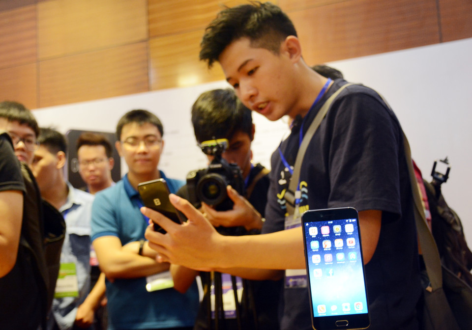 Sự kiện ra mắt Bphone 2 thu hút khoảng 2.000 người tham gia.