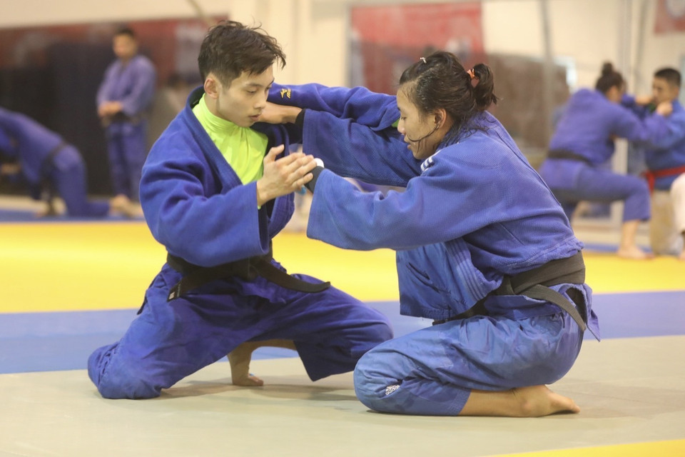 Đội ngũ huấn luyện viên, vận động viên đội tuyển, tuyển trẻ đang tích cực tập luyện nhằm duy trì thể lực, kỹ thuật, chiến thuật và tâm lý tốt nhất, hướng tới mục tiêu mang về ít nhất 3 huy chương Vàng tại SEA Games 31. (Ảnh: Minh Quyết/TTXVN)