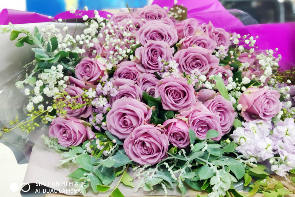 Một bức ảnh được chụp từ Mi MIX 2S trong điều kiện ánh sáng đèn neon. Dù ánh sáng không được như ngoài trời, song tấm hình khá đẹp và sắc nét.