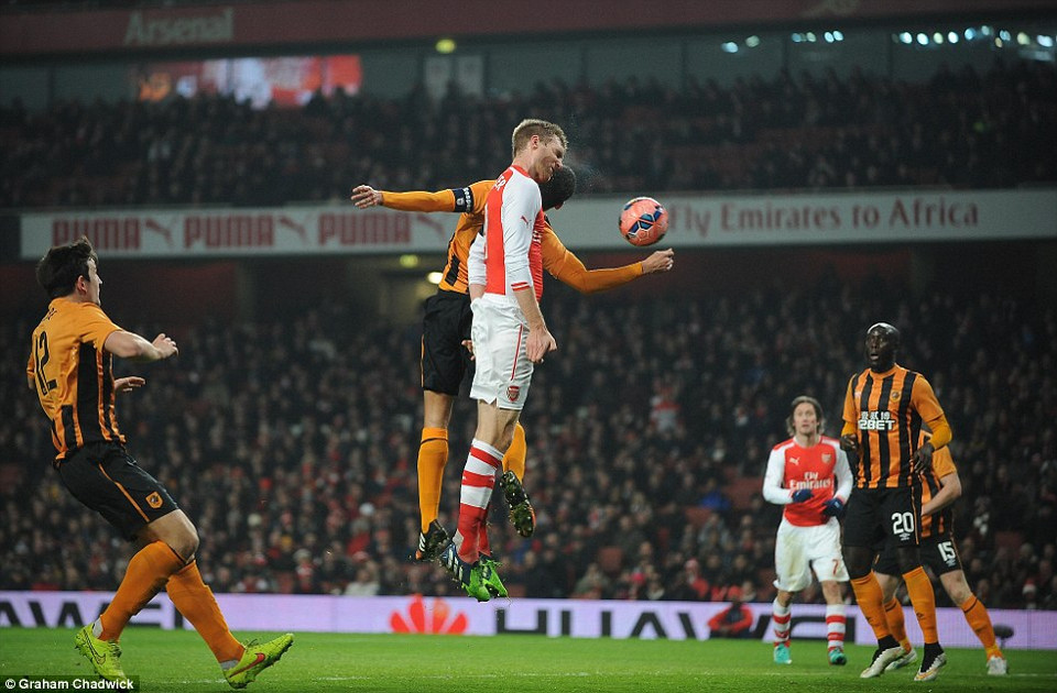 Arsenal có lẽ là đội thuyết phục nhất khi giành chiến thắng 2-0 trước Hull City