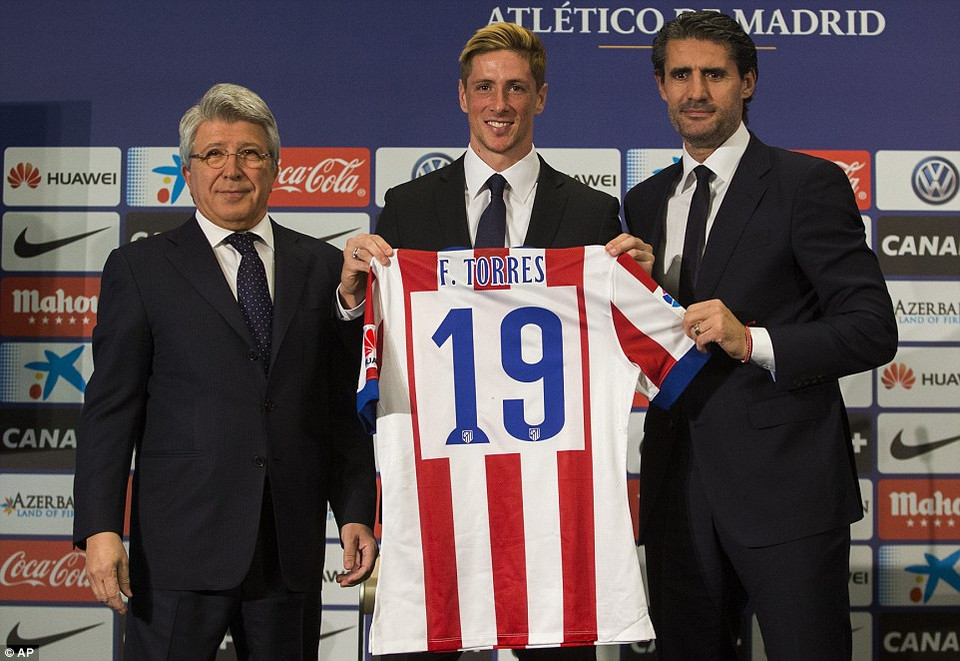 Trước đó, anh đã chính thức đặt bút ký vào bản hợp đồng 18 tháng với Atletico.