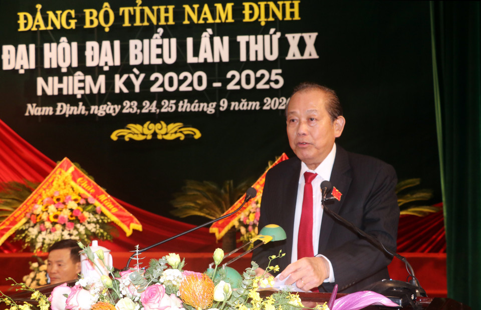 Phó Thủ tướng Thường trực Chính phủ Trương Hòa Bình phát biểu chỉ đạo Đại hội đại biểu Đảng bộ tỉnh Nam Định lần thứ XX, nhiệm kỳ 2020 - 2025. (Ảnh: Văn Đạt/TTXVN)