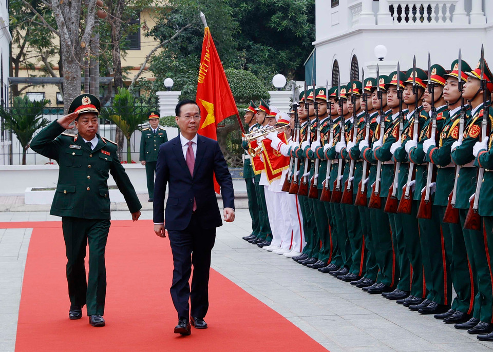 Chủ tịch nước Võ Văn Thưởng đến thăm Binh chủng Đặc công. (Ảnh: Thống Nhất/TTXVN)