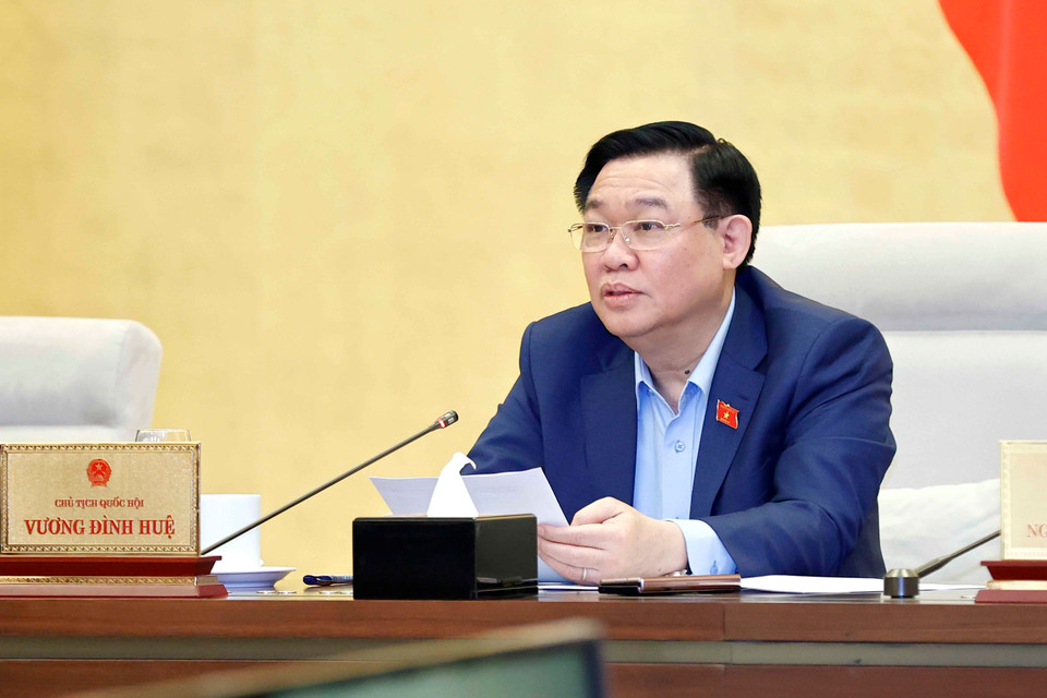 Chủ tịch Quốc hội Vương Đình Huệ phát biểu tại phiên họp thứ 28, Ủy ban Thường vụ Quốc hội sáng 18/12. (Ảnh: Doãn Tấn/TTXVN)