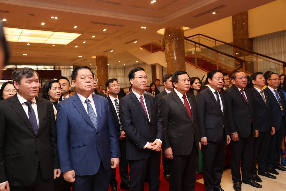 Các đại biểu dự lễ khai mạc triển lãm. (Ảnh: Thanh Tùng/TTXVN)