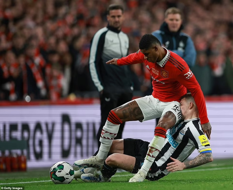 Trận chung kết diễn ra hấp dẫn ngay từ đầu với nhiều tình huống tranh chấp. (Nguồn: Getty Images)