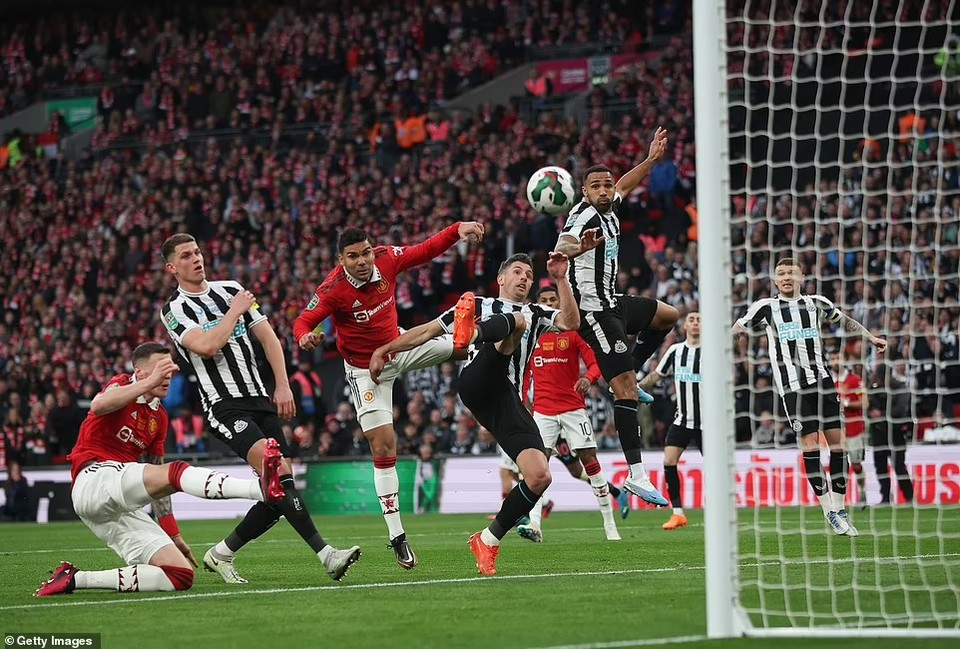 ...với pha đánh đầu ghi bàn mở tỷ số của Casemiro. (Nguồn: Getty Images)