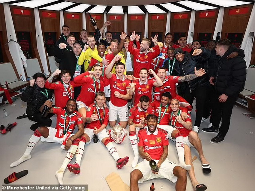 Niềm vui của các cầu thủ M.U sau khi đăng quang. (Nguồn: Getty Images)