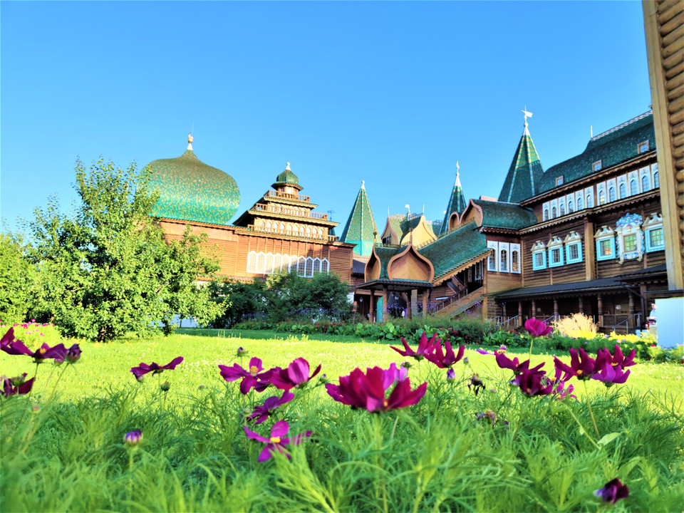  Quần thể cung Sa hoàng Alexey bằng gỗ được phục dựng. (Ảnh: Duy Trinh/TTXVN)