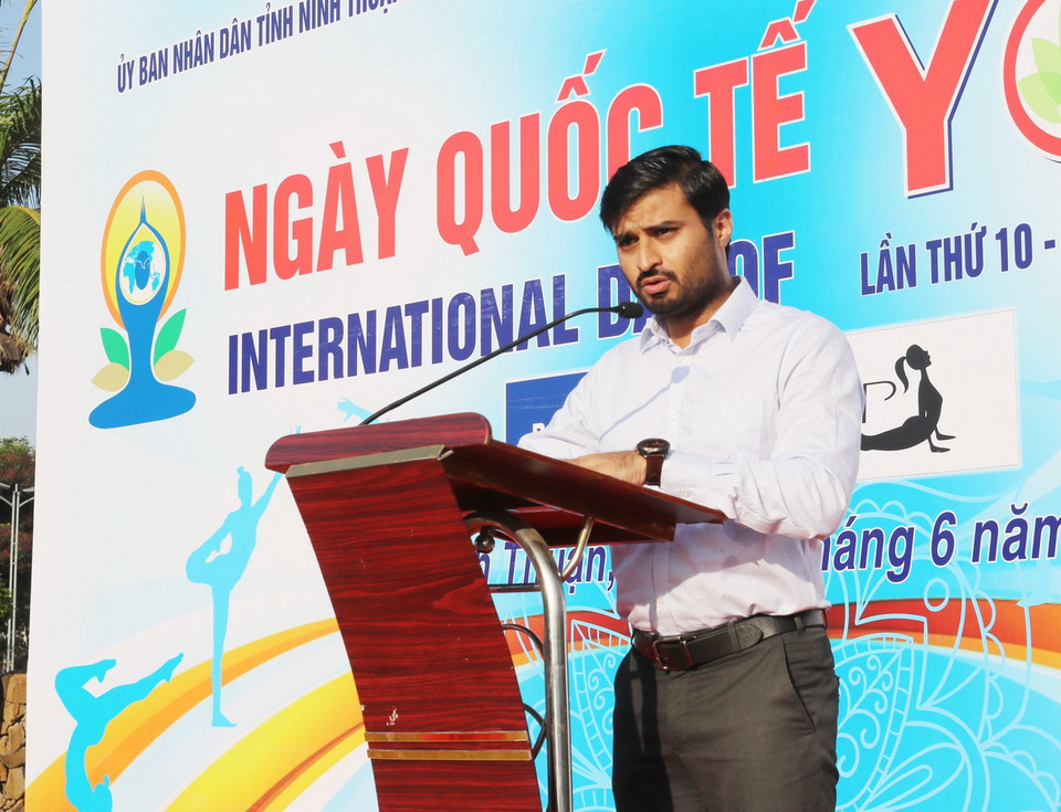 Đại diện Tổng Lãnh sự quán Ấn Độ tại Thành phố Hồ Chí Minh phát biểu tại Chương trình. (Ảnh: Nguyễn Thành/TTXVN)