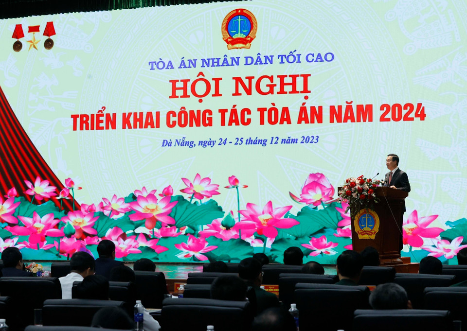 Chủ tịch nước Võ Văn Thưởng phát biểu chỉ đạo tại Hội nghị triển khai nhiệm vụ năm 2024 của Tòa án Nhân dân Tối cao. (Ảnh: Thống Nhất/TTXVN)