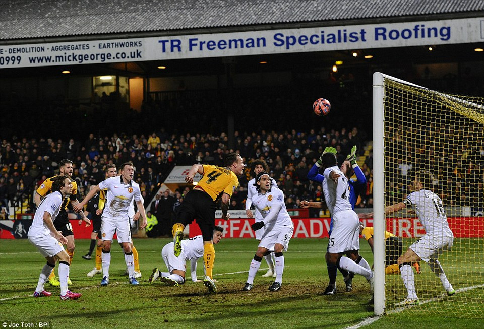 Thậm chí, nếu may mắn hơi đội chủ nhà còn có bàn thắng