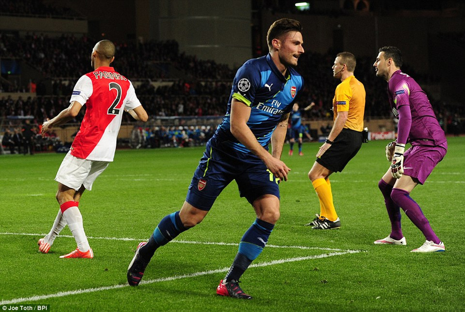 Tại Stade Louis II, Giroud sớm mang hy vọng đến cho Arsenal với bàn thắng ở phút 36.