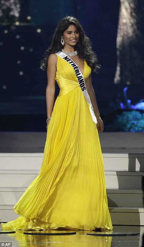 Hoa hậu Yasmin Verheijen của Hà Lan.