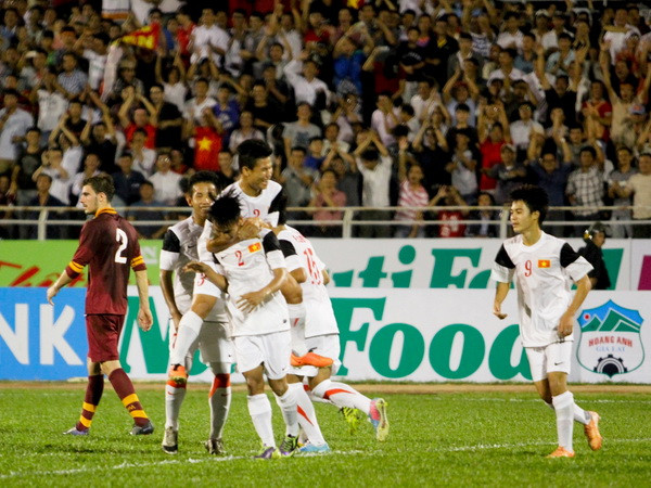 Lê Văn Sơn mang về bàn gỡ cho U19 Việt Nam. (Ảnh: Minh Chiến/Vietnam+)