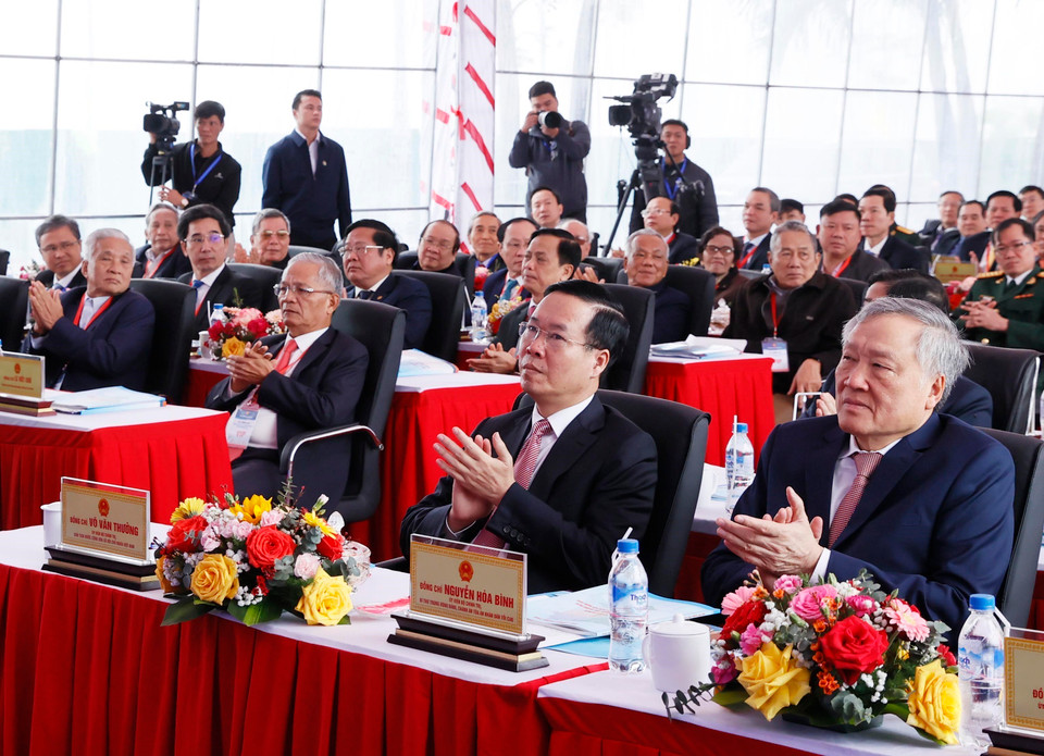 Chủ tịch nước Võ Văn Thưởng và đại biểu dự Lễ công bố quy hoạch tỉnh Quảng Ngãi thời kỳ 2021-2030, tầm nhìn đến năm 2050. (Ảnh: Thống Nhất/TTXVN)