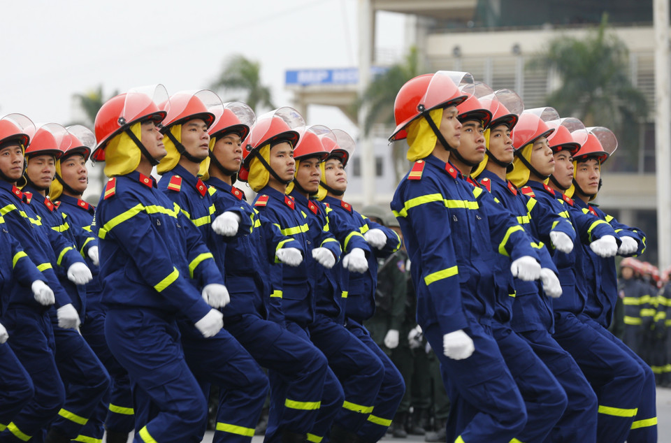 Lực lượng Cảnh sát Phòng cháy chữa cháy và Cứu nạn cứu hộ tại lễ xuất quân. (Ảnh: Doãn Tấn/TTXVN)