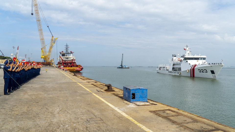 Lễ đón tàu KN. Pulau Dana tại cảng hạ lưu PTSC (thành phố Vũng Tàu). (Ảnh: TTXVN phát)