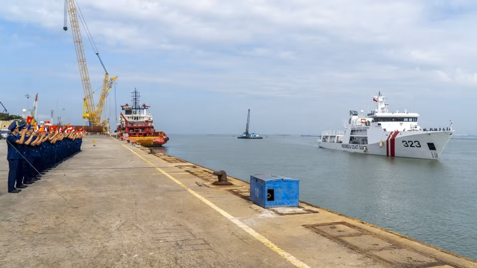 Lễ đón tàu KN. Pulau Dana tại cảng hạ lưu PTSC (thành phố Vũng Tàu). (Ảnh: TTXVN phát)