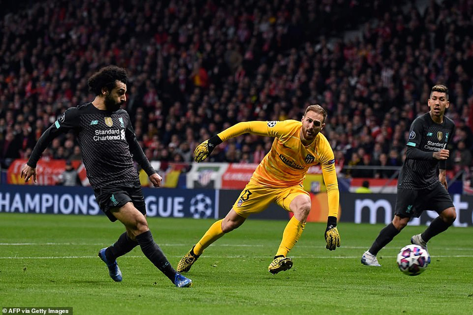 Atletico chấp nhận cho Liverpool nắm quyền kiểm soát bóng.