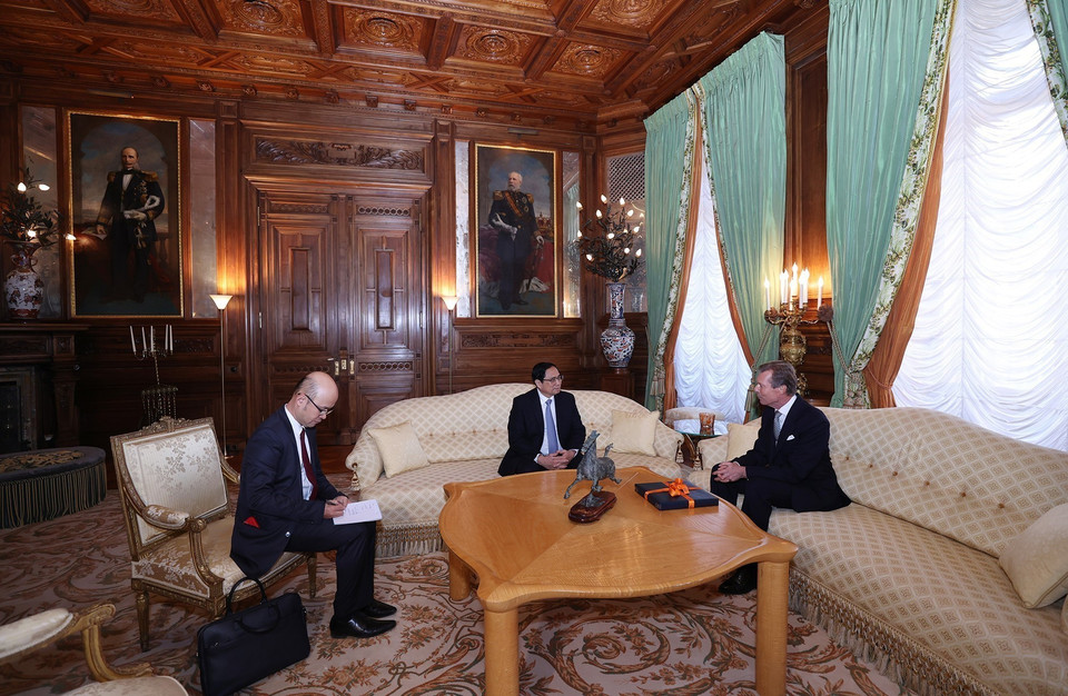 Thủ tướng Phạm Minh Chính hội kiến Đại Công tước Luxembourg Henri. (Ảnh: Dương Giang/TTXVN)