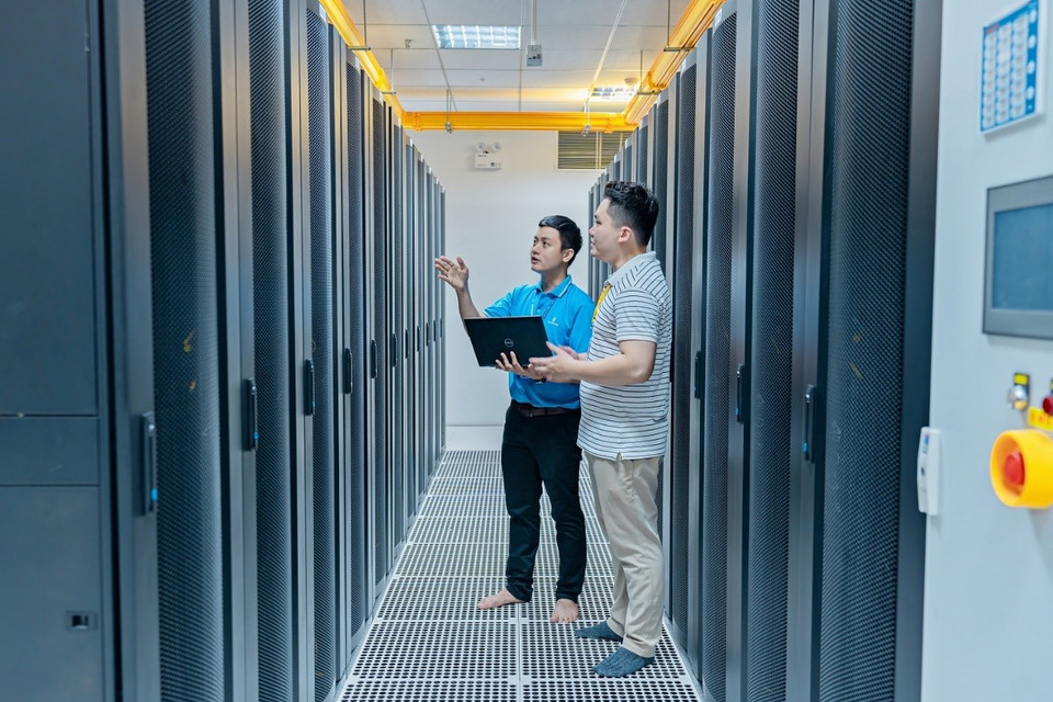 Hệ thống hạ tầng của IDC Hòa Lạc được trang bị dự phòng 3N/2, không chỉ giúp tăng cường khả năng mở rộng quy mô trong tương lai mà còn đảm bảo vận hành an toàn và liên tục ngay cả khi thực hiện sửa chữa, bảo trì,… (Ảnh: PV/Vietnam+)