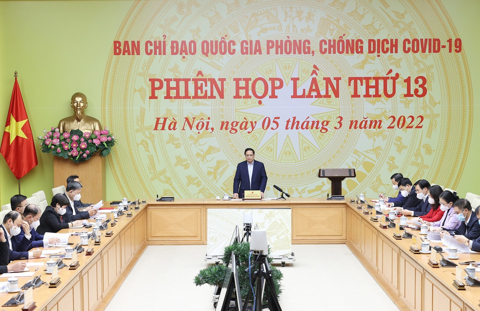 Thủ tướng Phạm Minh Chính yêu cầu lãnh đạo các bộ, ngành, địa phương tập trung đánh giá những vấn đề đặt ra khi số ca mắc tăng cao, cũng như những vấn đề mới để có giải pháp phòng chống dịch phù hợp. (Ảnh: Dương Giang/TTXVN)