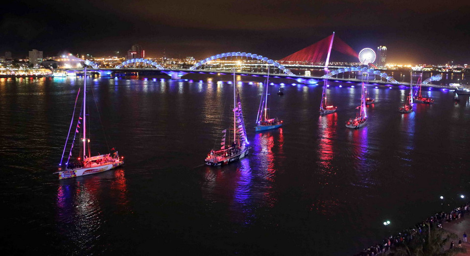 Diễu hành thuyền buồm Clipper trên sông Hàn. (Ảnh: Trần Lê Lâm/TTXVN)