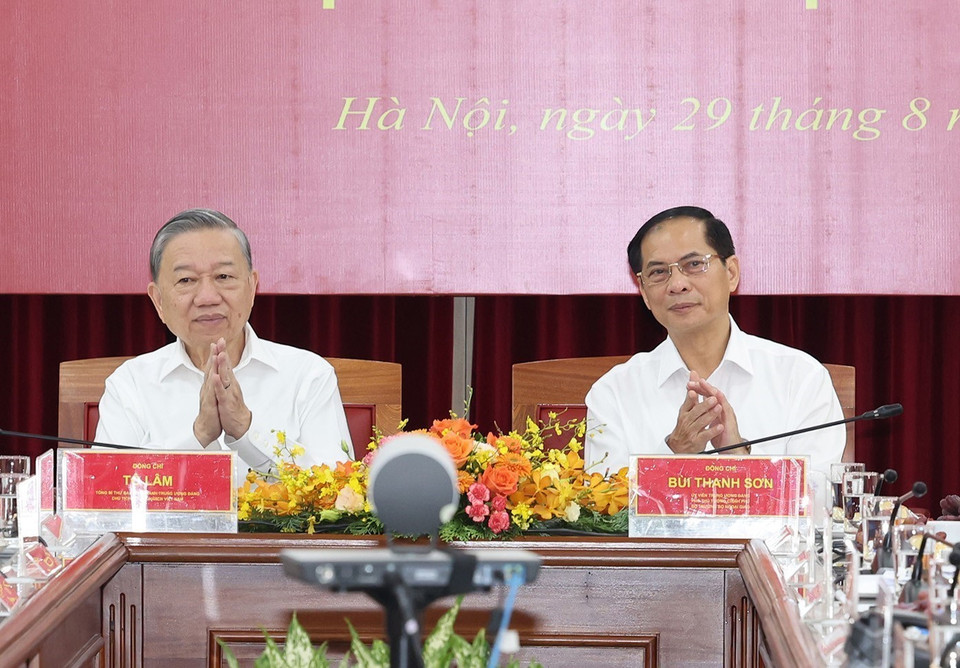 Tổng Bí thư, Chủ tịch nước Tô Lâm làm việc với Ban cán sự Đảng Bộ Ngoại giao. (Ảnh: Trí Dũng/TTXVN)
