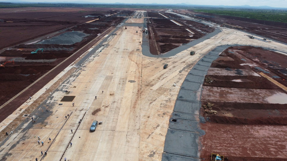 Đường băng sân bay Long Thành dần hoàn thiện. (Ảnh: Công Phong/TTXVN)