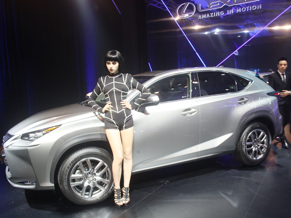 Lexus NX200t-xe địa hình hạng sang cỡ nhỏ hoàn toàn mới của Lexus. (Ảnh: Việt Hùng/Vietnam+)