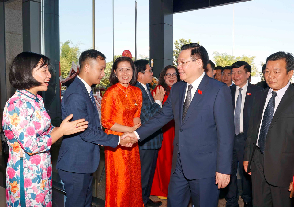 Chủ tịch Quốc hội Vương Đình Huệ dự cuộc Gặp mặt thân mật các thế hệ lưu học sinh và cán bộ, giáo viên Trường Hữu nghị T78. (Ảnh: Doãn Tấn/TTXVN)