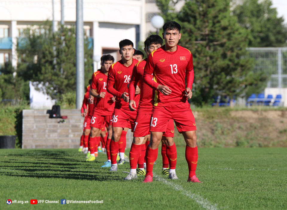 Các cầu thủ rất tập trung khi tập luyện. (Nguồn: VFF)