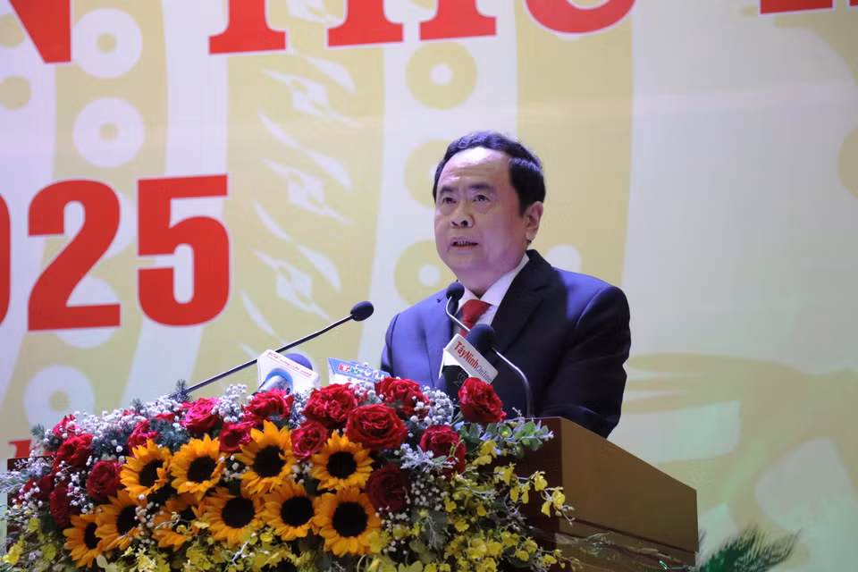 Đồng chí Trần Thanh Mẫn, Bí thư Trung ương Đảng, Chủ tịch Ủy ban Trung ương Mặt trận Tổ quốc Việt Nam phát biểu chỉ đạo Đại hội. (Ảnh: Lê Đức Hoảnh/TTXVN)