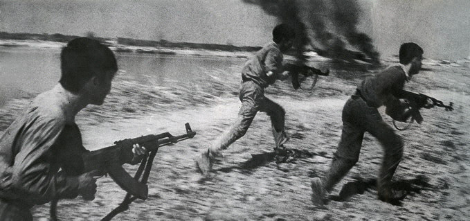 Lực lượng quân đội tình nguyện Việt Nam liên tiếp làm nên những chiến thắng: Giải phóng Kro chê, Xtung Treng, Bát tam boong, Xiêm Riệp, hải cảng Công pông Xom...ở Campuchia. (Ảnh: TTXVN)