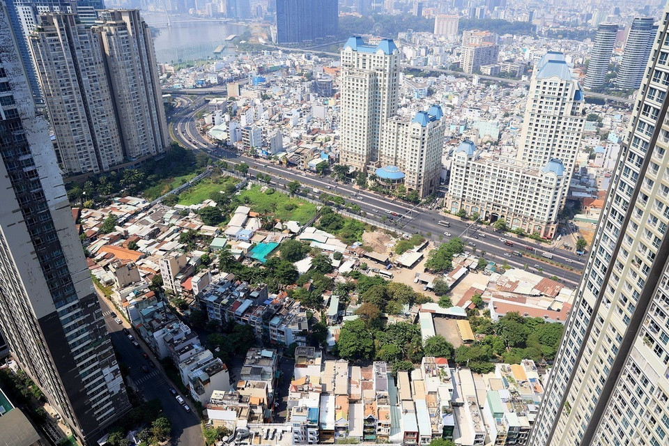  Thành phố Hồ Chí Minh phát triển nhà ở trong giai đoạn 2021-2030 đồng bộ với cơ sở hạ tầng, đặc biệt hạ tầng kỹ thuật giao thông và xã hội. (Ảnh: Hồng Đạt/TTXVN