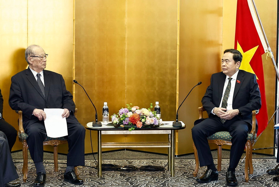 Chủ tịch Quốc hội Trần Thanh Mẫn tiếp ông Matsuzawa Ken, Chủ tịch Điều hành Hội đồng thúc đẩy ngoại giao nhân dân Nhật Bản (FEC). (Ảnh: Doãn Tấn/TTXVN)