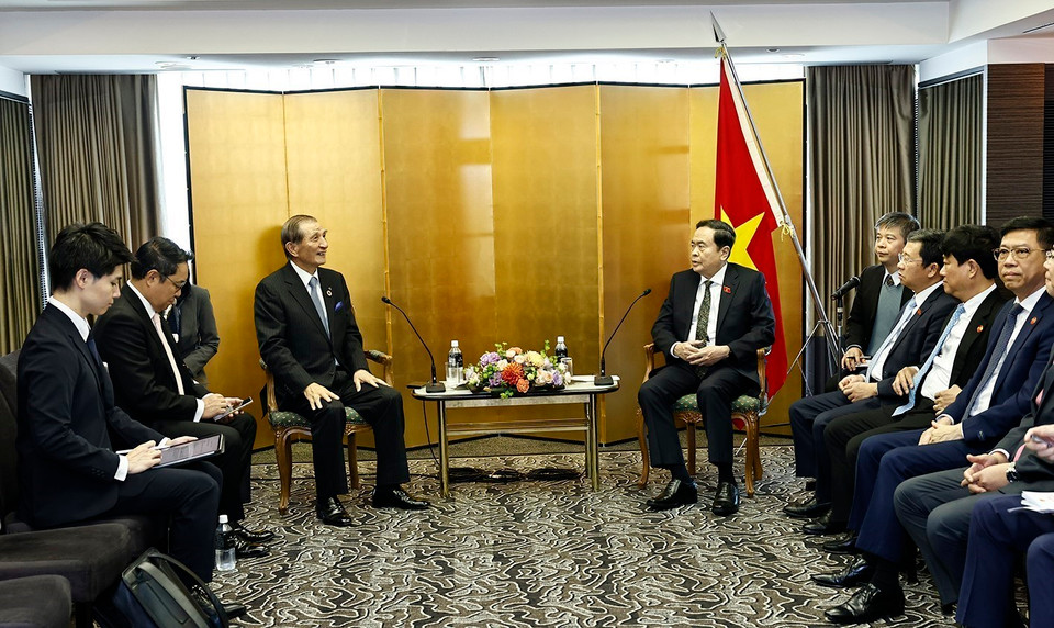 Chủ tịch Quốc hội Trần Thanh Mẫn tiếp Chủ tịch Hội đồng quản trị Tập đoàn Tokyu. (Ảnh: Doãn Tấn/TTXVN)