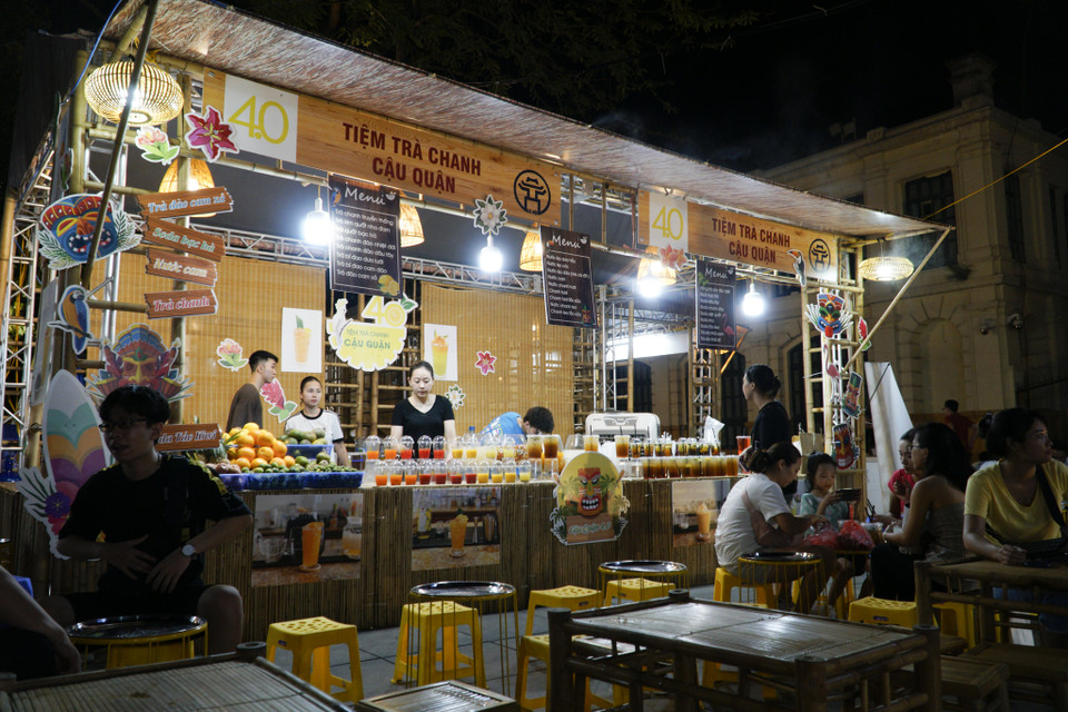 Hay chỉ đơn giản là quán trà chanh đang được giới trẻ thích thú. (Ảnh: Hiếu Hoàng/Vietnam+)