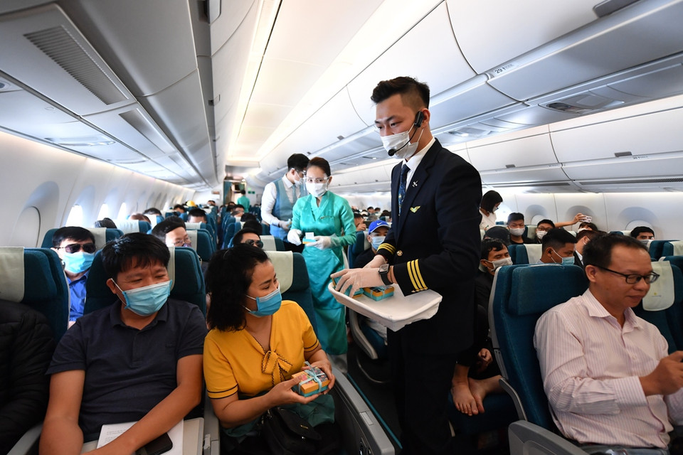 Những chiếc bánh cookies được làm từ chính đôi tay những phụ nữ bị bạo hành tại HopeBox. (Ảnh: CTV/Vietnam+)