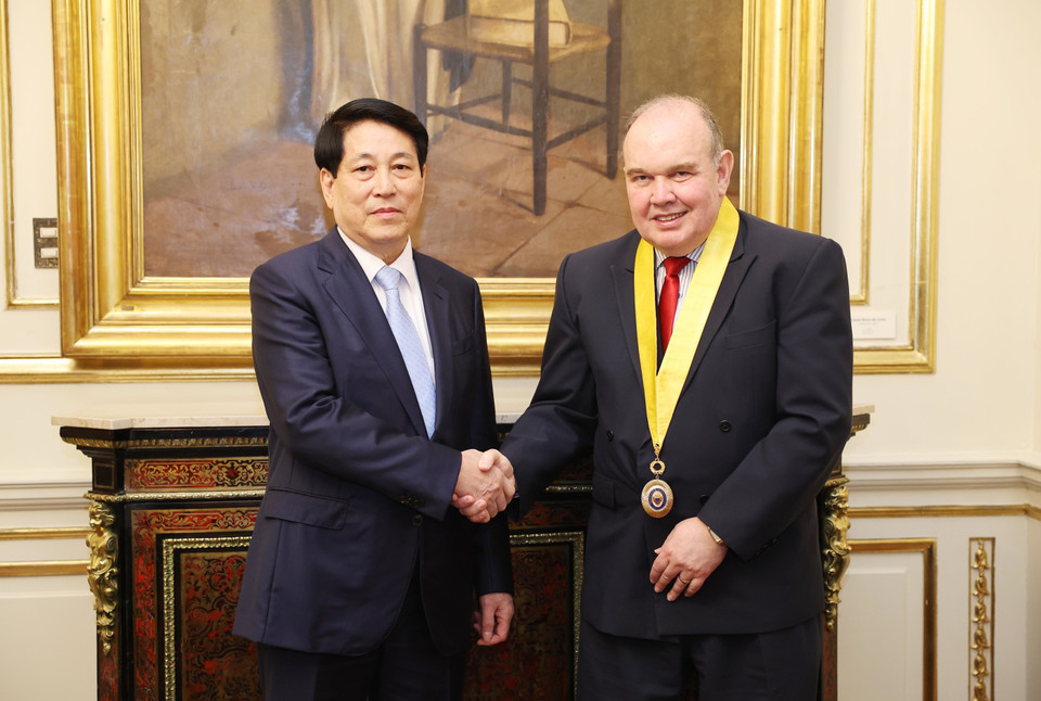 Thị trưởng Thành phố Lima Rafael Lopez đón Chủ tịch nước Lương Cường. (Ảnh: Lâm Khánh/TTXVN)