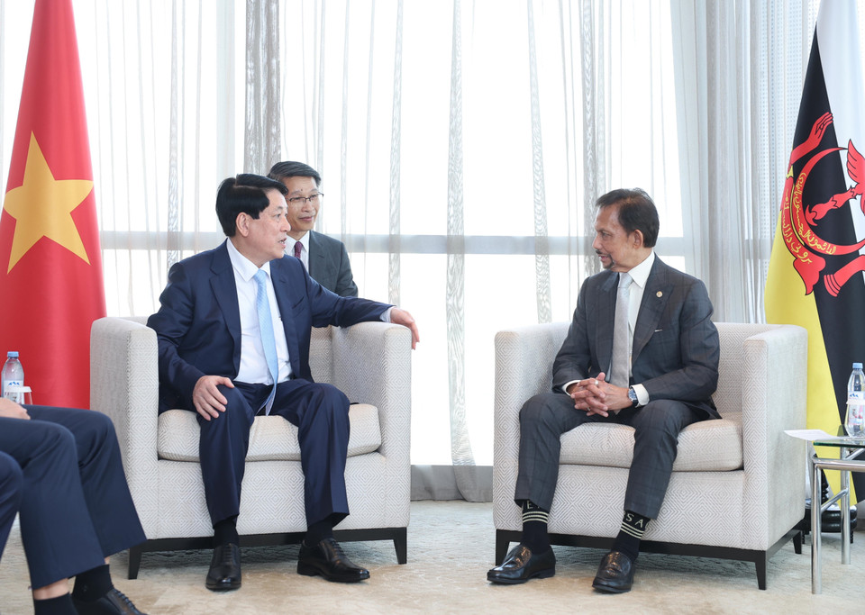 Chủ tịch nước Lương Cường gặp Quốc vương Brunei Hassanal Bolkiah. (Ảnh: Lâm Khánh/TTXVN)