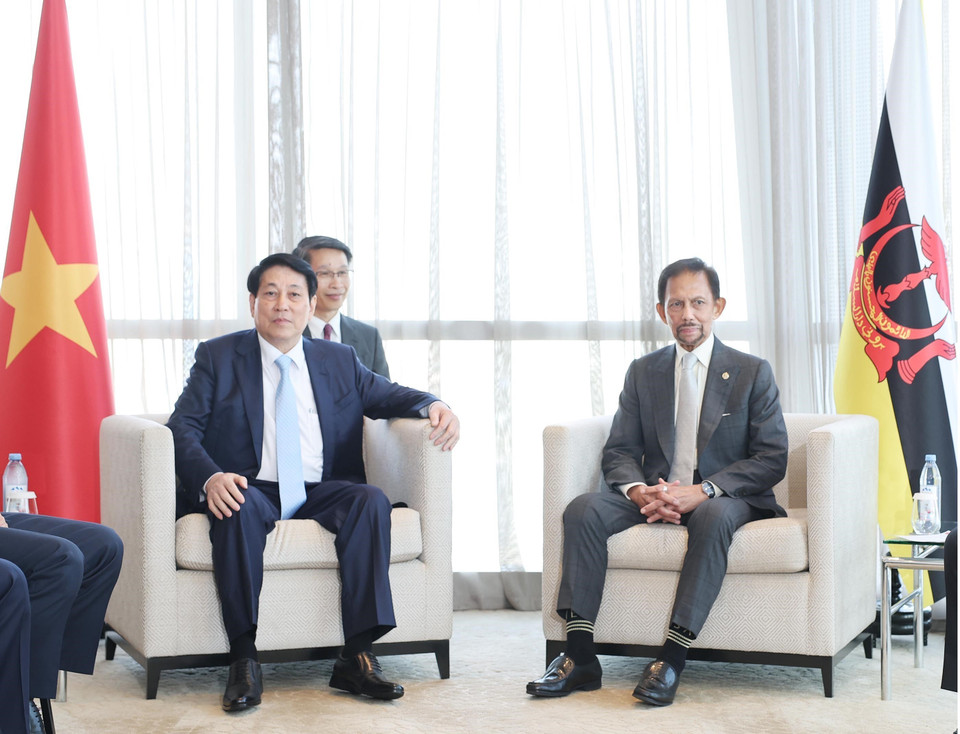 Chủ tịch nước Lương Cường gặp Quốc vương Brunei Hassanal Bolkiah. (Ảnh: Lâm Khánh/TTXVN)