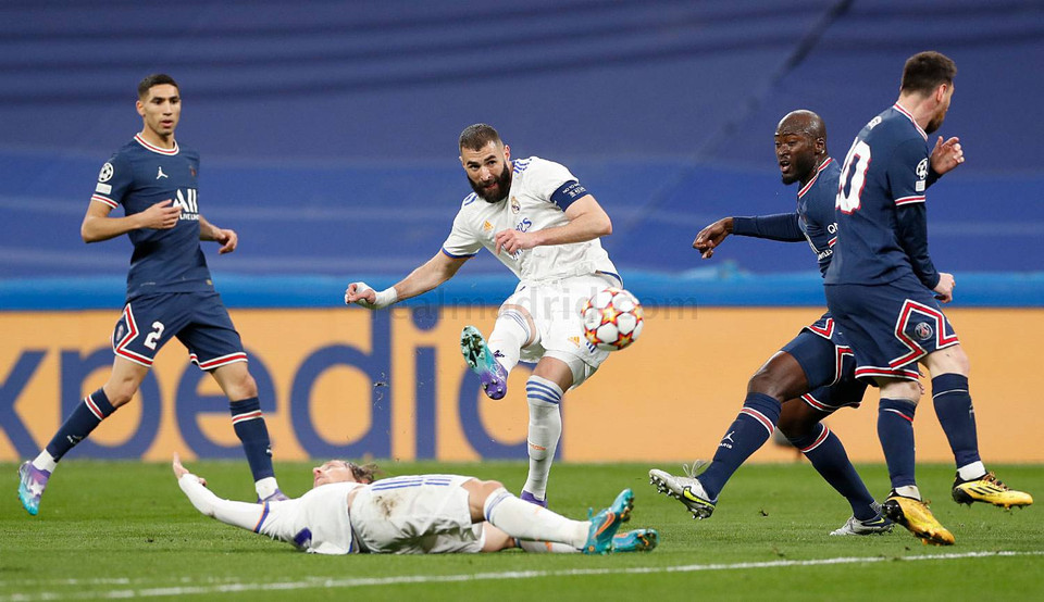 Với việc để thua 0-1 ở lượt đi, Real đã chủ động đẩy cao đội hình tìm kiếm bàn thắng ngay sau tiếng còi khai cuộc khi bước vào lượt về ở Bernabeu. (Nguồn: realmadrid)