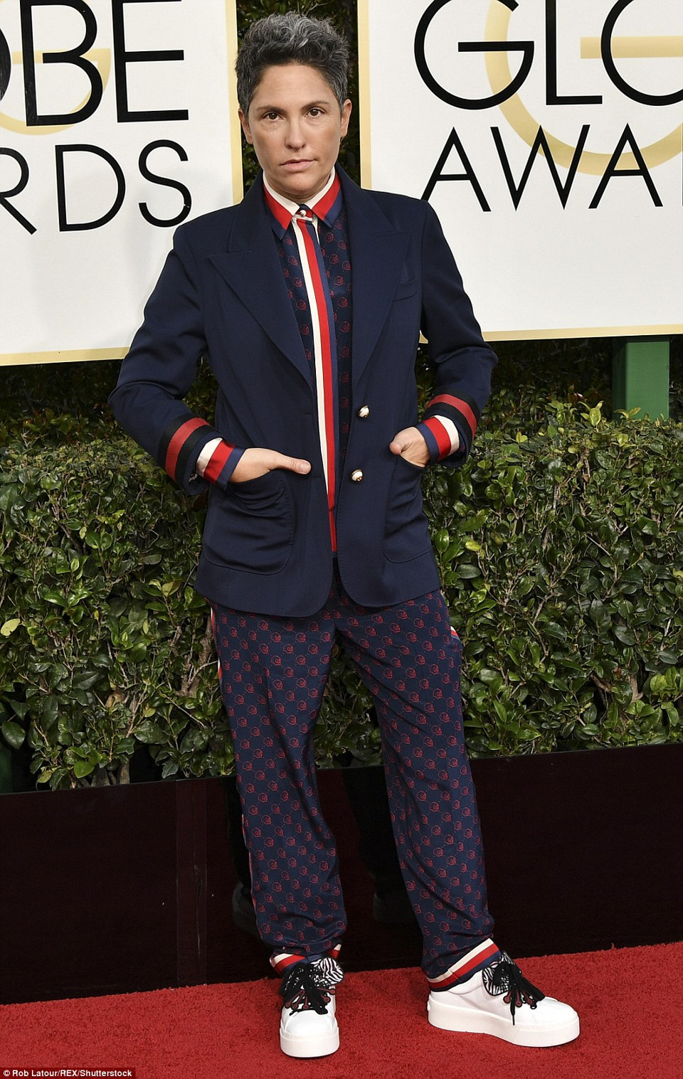 Trang phục của Jill Soloway khiến người ta có cảm giác chuẩn bị đi ngủ hơn là trên thảm đỏ Giải Quả cầu vàng. (Nguồn: Shutterstock)