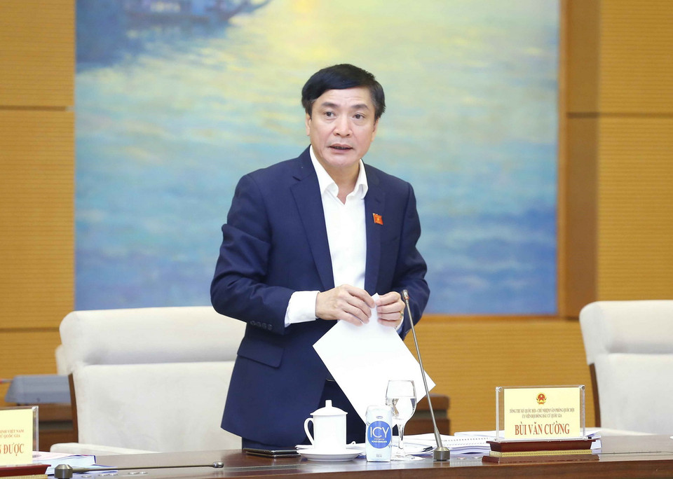 Tổng Thư ký Quốc hội, Chủ nhiệm Văn phòng Quốc hội, Ủy viên Hội đồng bầu cử quốc gia Bùi Văn Cường báo cáo kết quả bầu cử Đại biểu Quốc hội khóa XV và Đại biểu hội đồng nhân dân các cấp nhiệm kỳ 2021-2026, (Ảnh: Doãn Tấn/TTXVN)