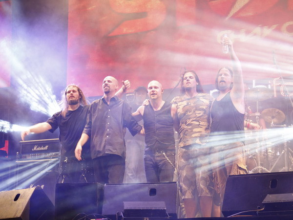 Andromeda mang nét mới cho rock Việt. (Nguồn: MobileFone)